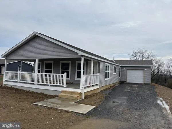 $325,000 | 65 Ash Road, Hamburg, PA 19526