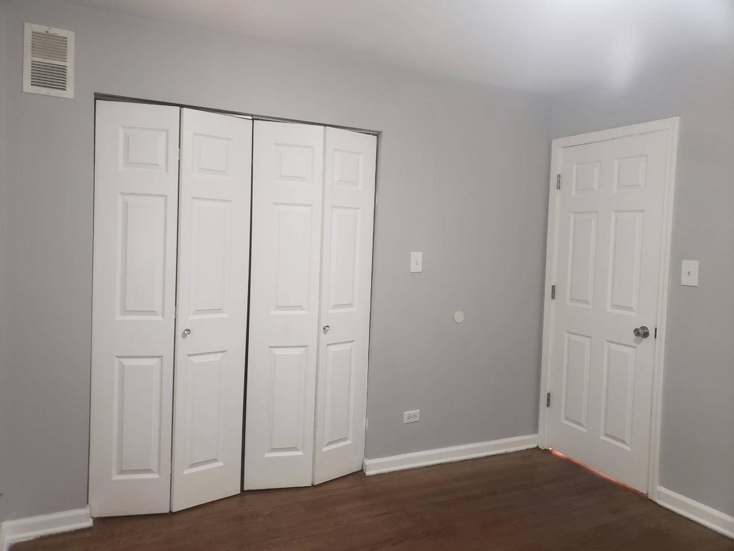 1061 East 80th Street, Unit 2N Chicago, IL 60619 - Photo 7 of 8 a view of an empty room