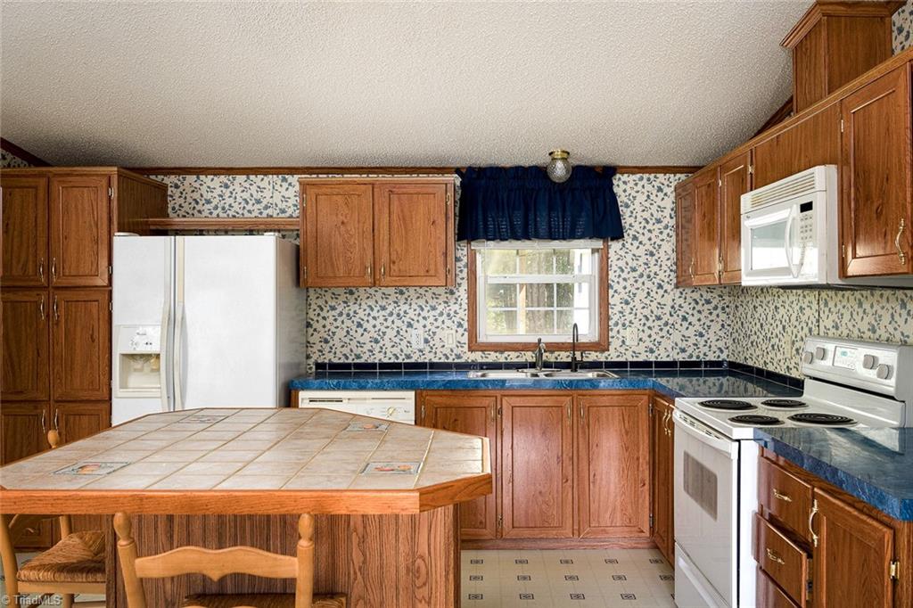 1733 Legans Road Yadkinville, NC 27055 - Photo 13 of 34