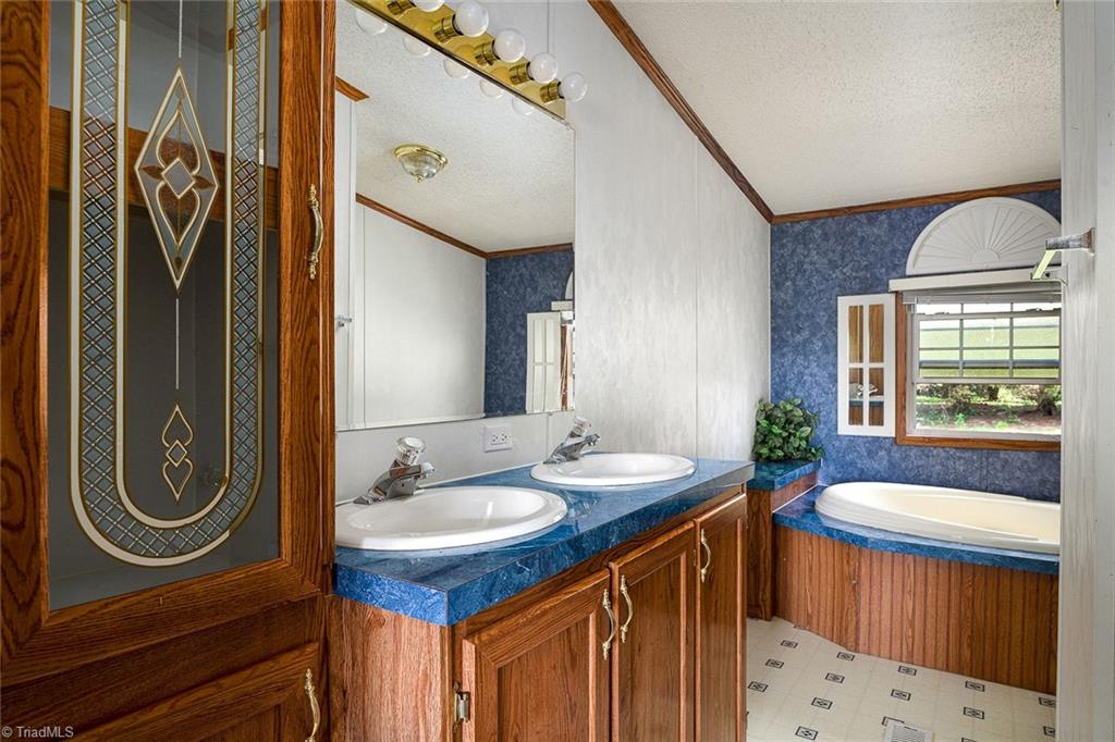 1733 Legans Road Yadkinville, NC 27055 - Photo 23 of 34