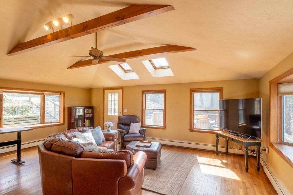 95 Wachusett Road Needham, MA 02492 - Photo 3 of 30
