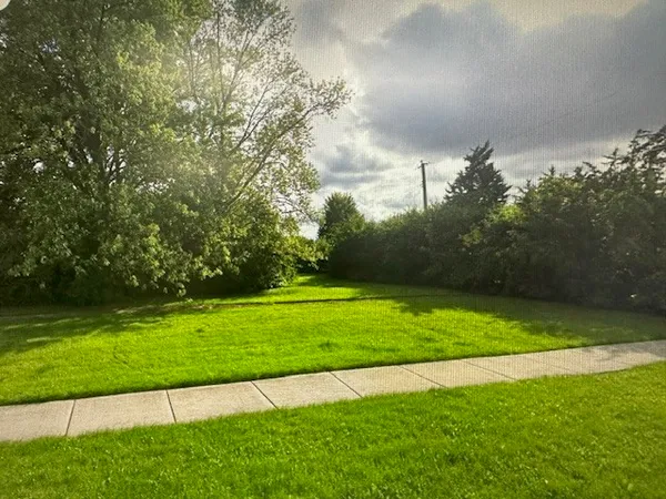$125,000 | 429 West Army Trail Road, Addison, IL 60101