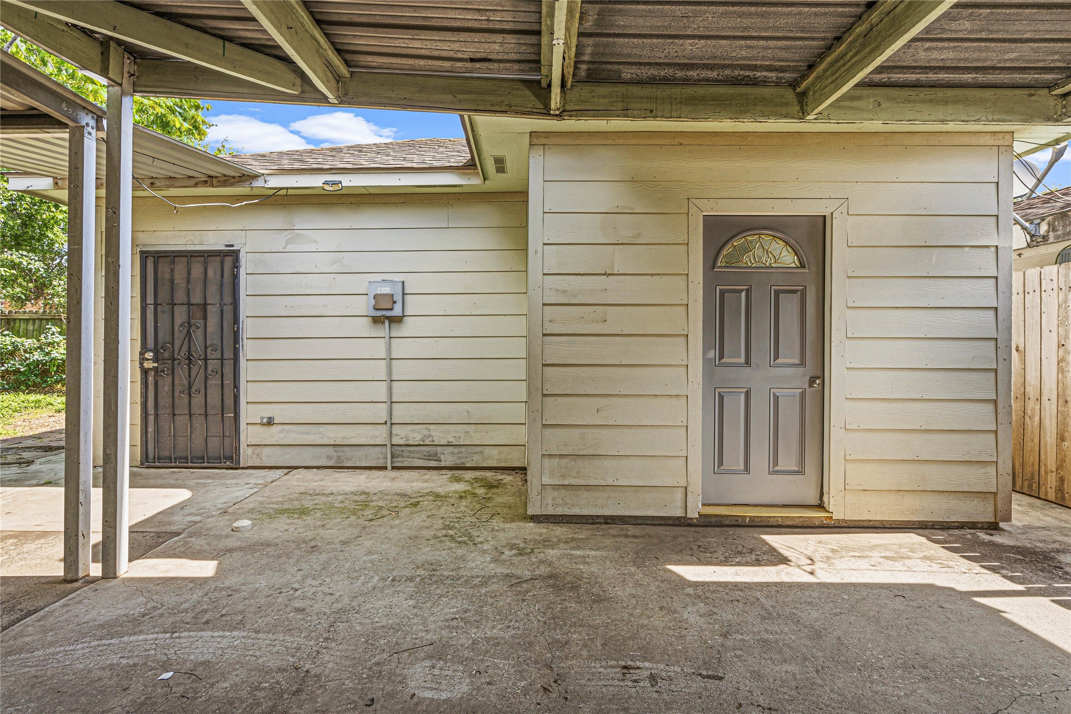 7839 Goode Street, Unit B Houston, TX 77012 - Photo 11 of 11 a view of front door