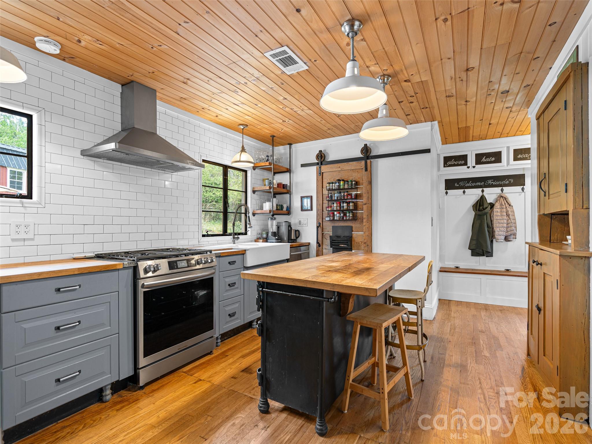 686 New Haw Creek Road Asheville, NC 28805 - Photo 16 of 47