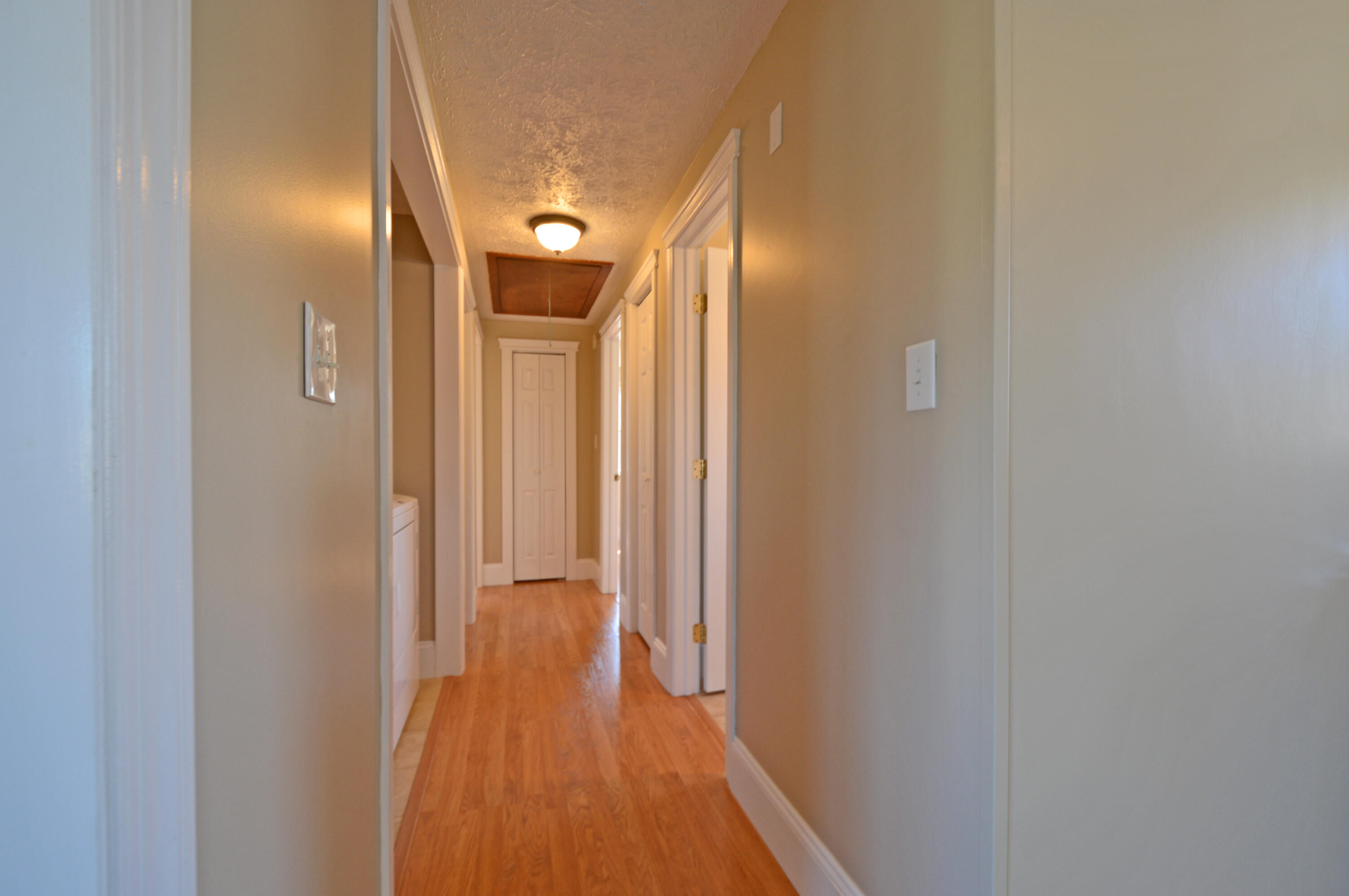 124 Guinea Road Biddeford, ME 04005 - Photo 7 of 18 127_HallwayA