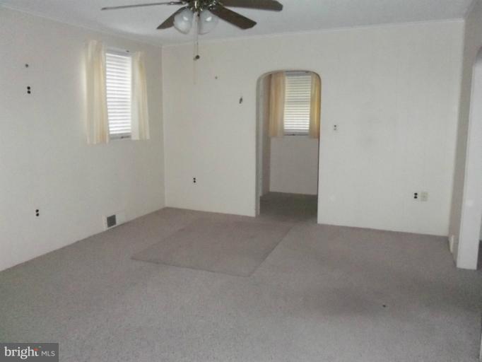 2821 Emerald Road Baltimore, MD 21234 - Photo 18 of 30 Living Room