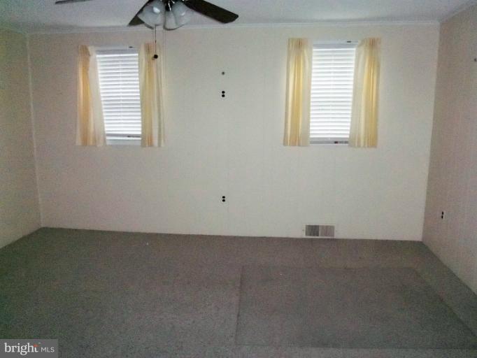 2821 Emerald Road Baltimore, MD 21234 - Photo 7 of 30 Living Room