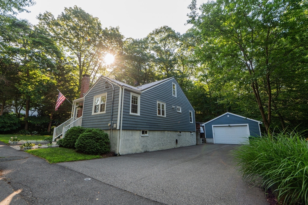 53 Bulfinch Road Lynn, MA 01902 - Photo 3 of 42