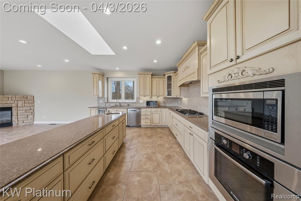 48877 Point Lakeview Street Chesterfield, MI 48047 - Photo 25 of 73