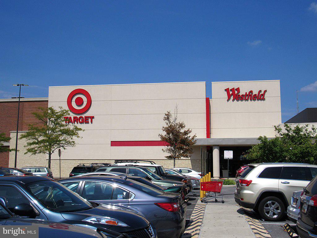 1805 Arcola Avenue, Unit A Silver Spring, MD 20902 - Photo 29 of 31 Community - Wheaton Westfields Mall