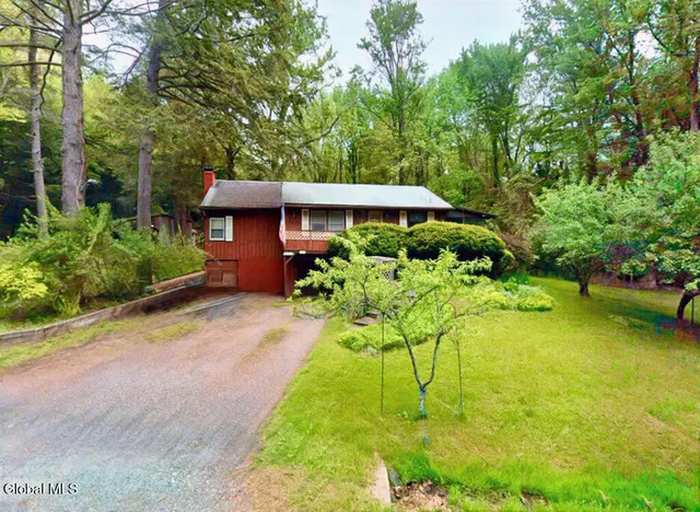 $250,000 | 183 Eastern Union Turnpike, Sand Lake, NY 12018