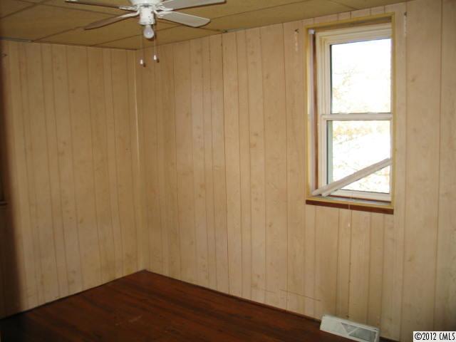 325 South Ransom Street Gastonia, NC 28052 - Photo 9 of 11 Gallery Image 9