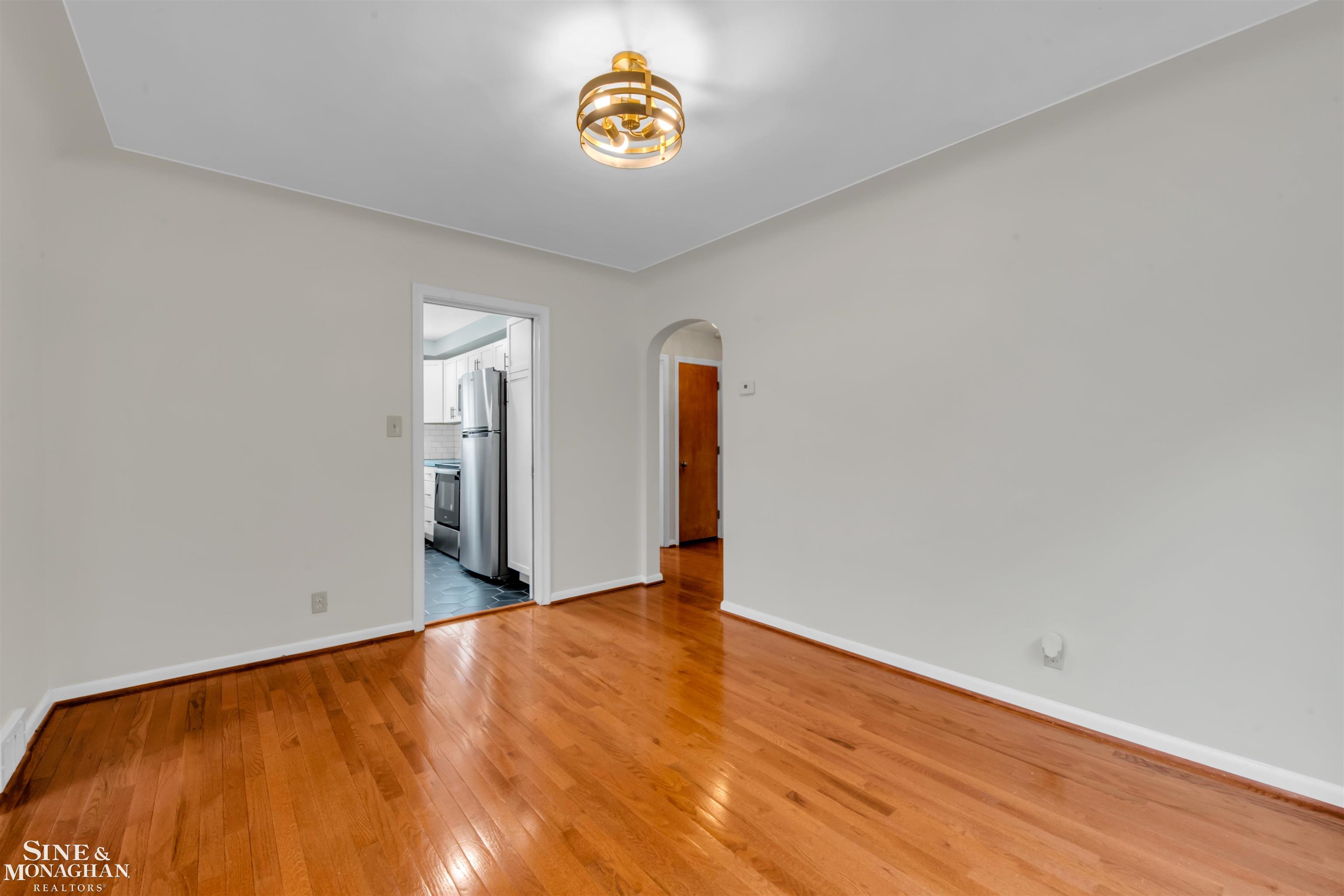 796-798 Harcourt Road Grosse Pointe, MI 48230 - Photo 5 of 47 50203414-1e444f3c-8f01-43bb-b1dc-336ade483966.JPG