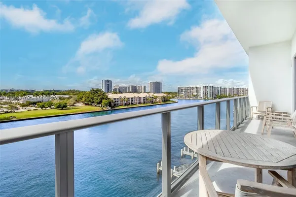 $5,000 | 4010 South Ocean Drive, Unit R406, Hollywood, FL 33019