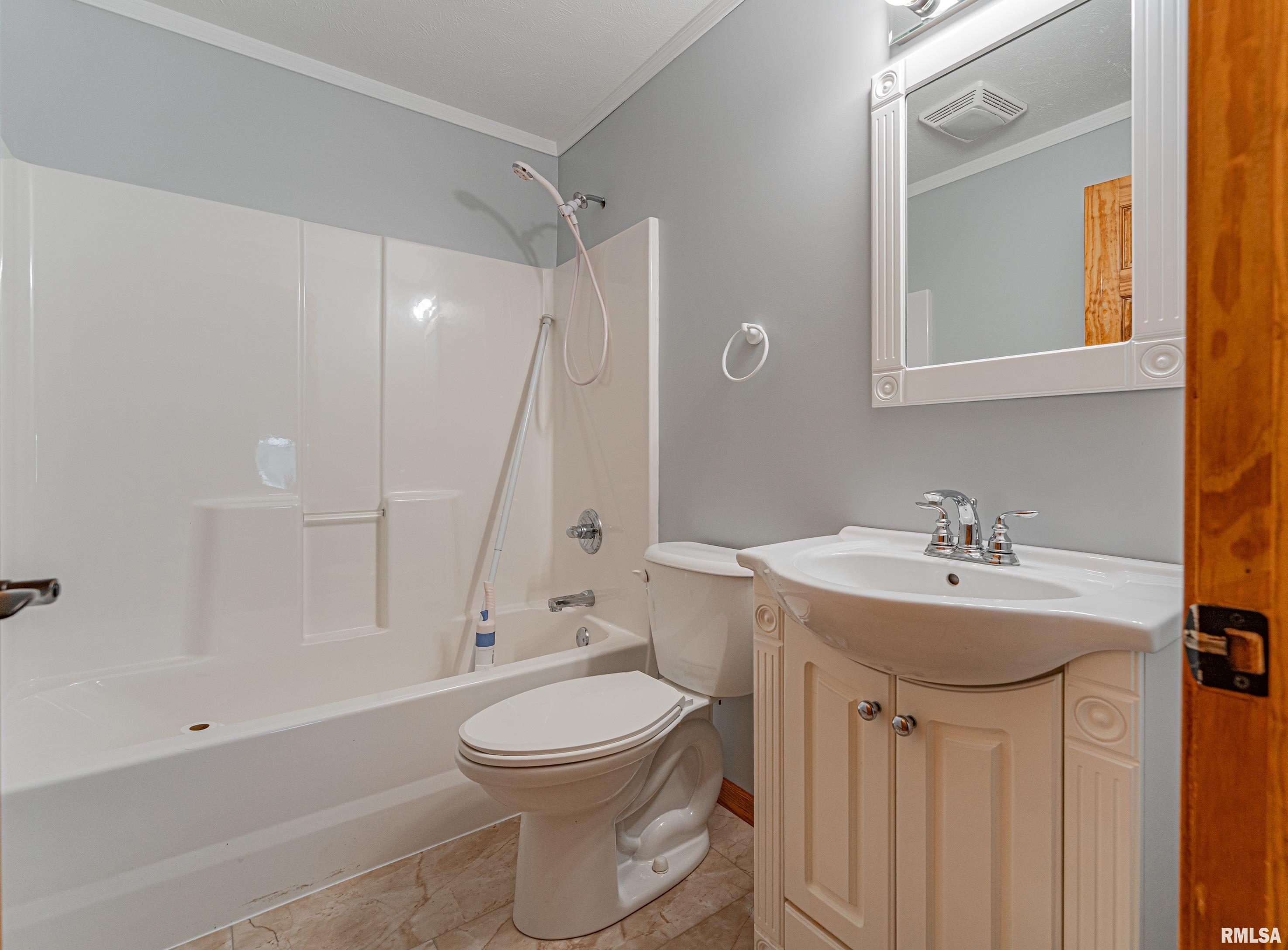 604 South Mary Street Atlanta, IL 61723 - Photo 22 of 38
