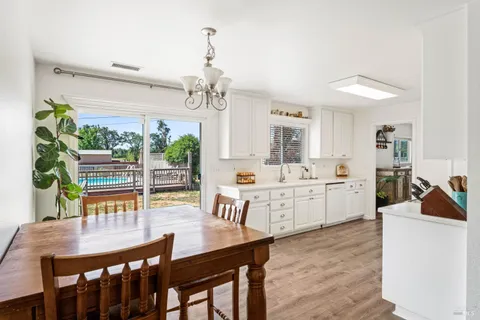 $565,000 | 1681 Oak Grove Drive, Redwood Valley, CA 95470