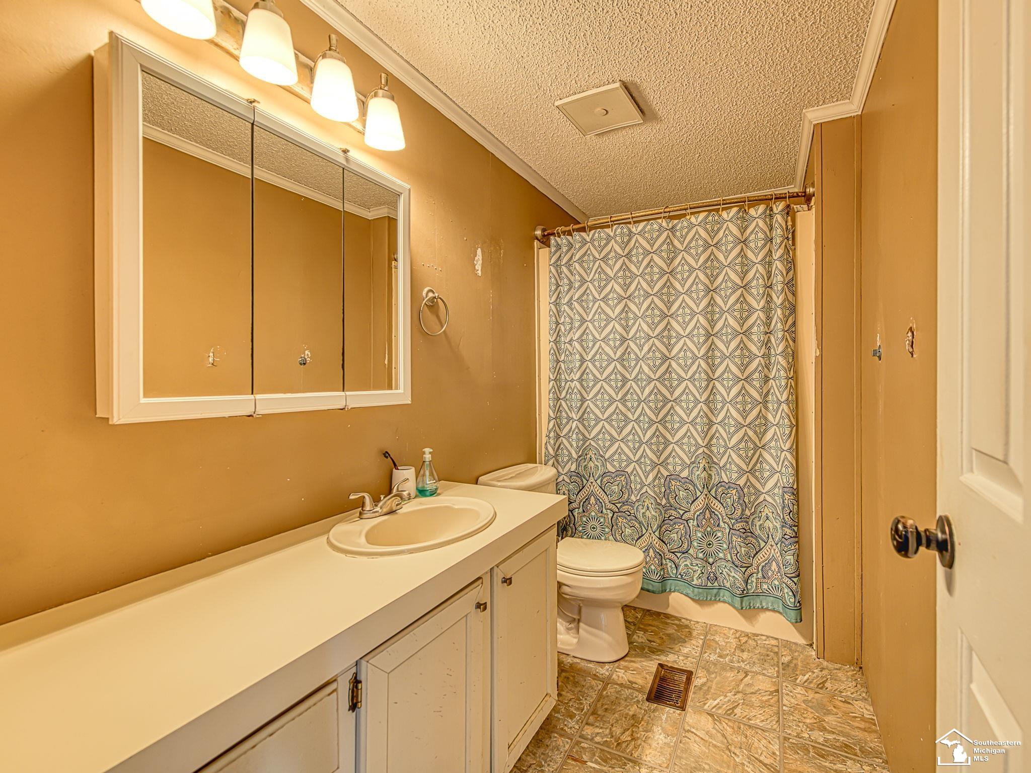 8955 Grafton Road Newport, MI 48166 - Photo 6 of 47