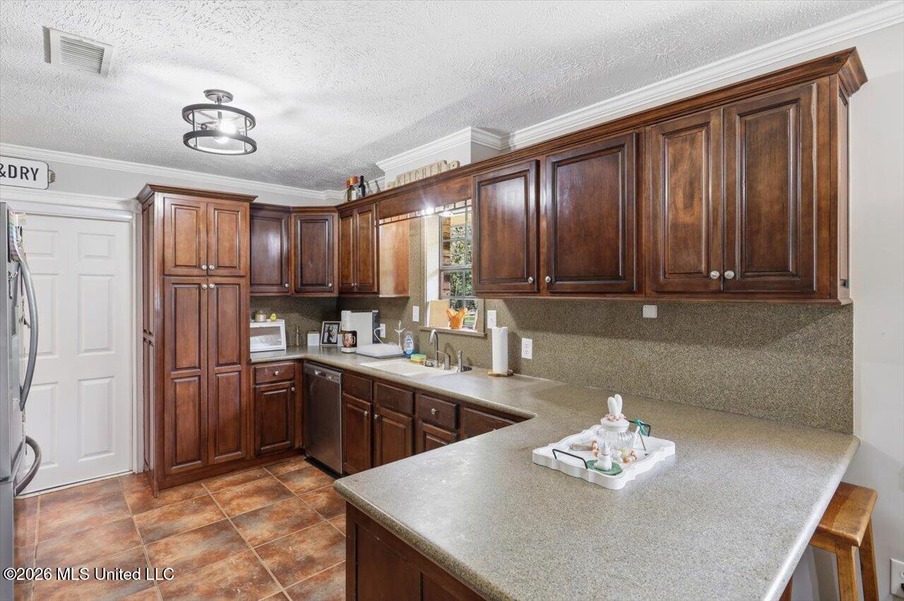 246 Ella Lane Florence, MS 39073 - Photo 8 of 24 Kitchen Island view