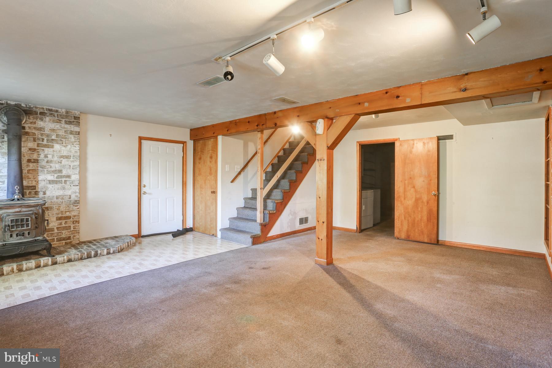 1359 Bonbar Road York, PA 17403 - Photo 18 of 24 Gallery Image 18