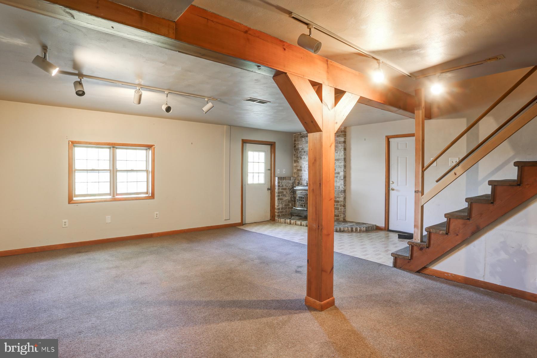1359 Bonbar Road York, PA 17403 - Photo 19 of 24 Gallery Image 19