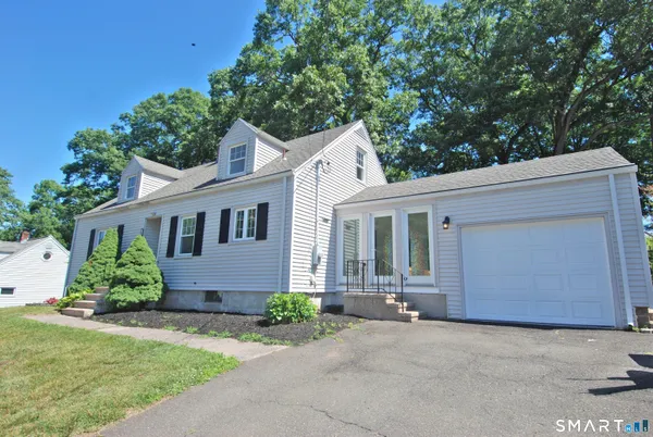 $379,888 | 99 Cumpstone Drive, Hamden, CT 06518