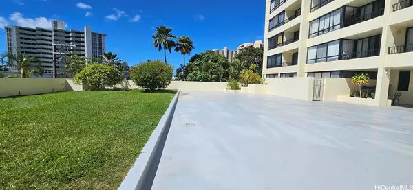 $1,800 | 1054 Green Street, Unit 306, Honolulu, HI 96822