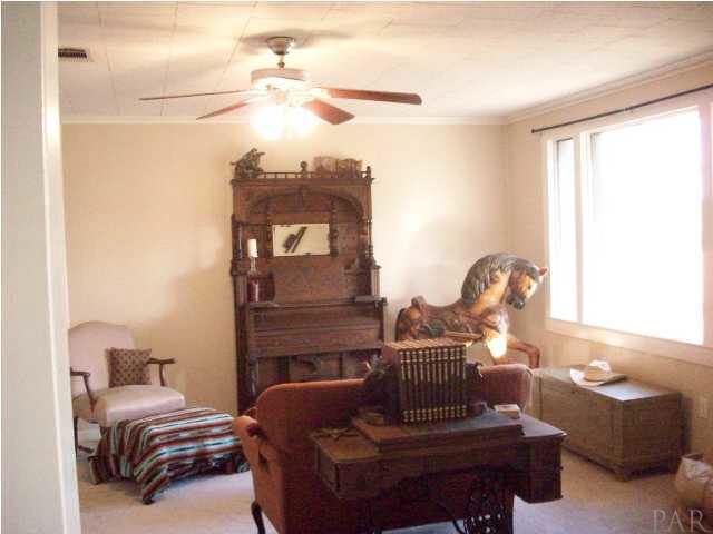 3900 Macks Road Century, FL 32535 - Photo 13 of 24 a living room with furniture