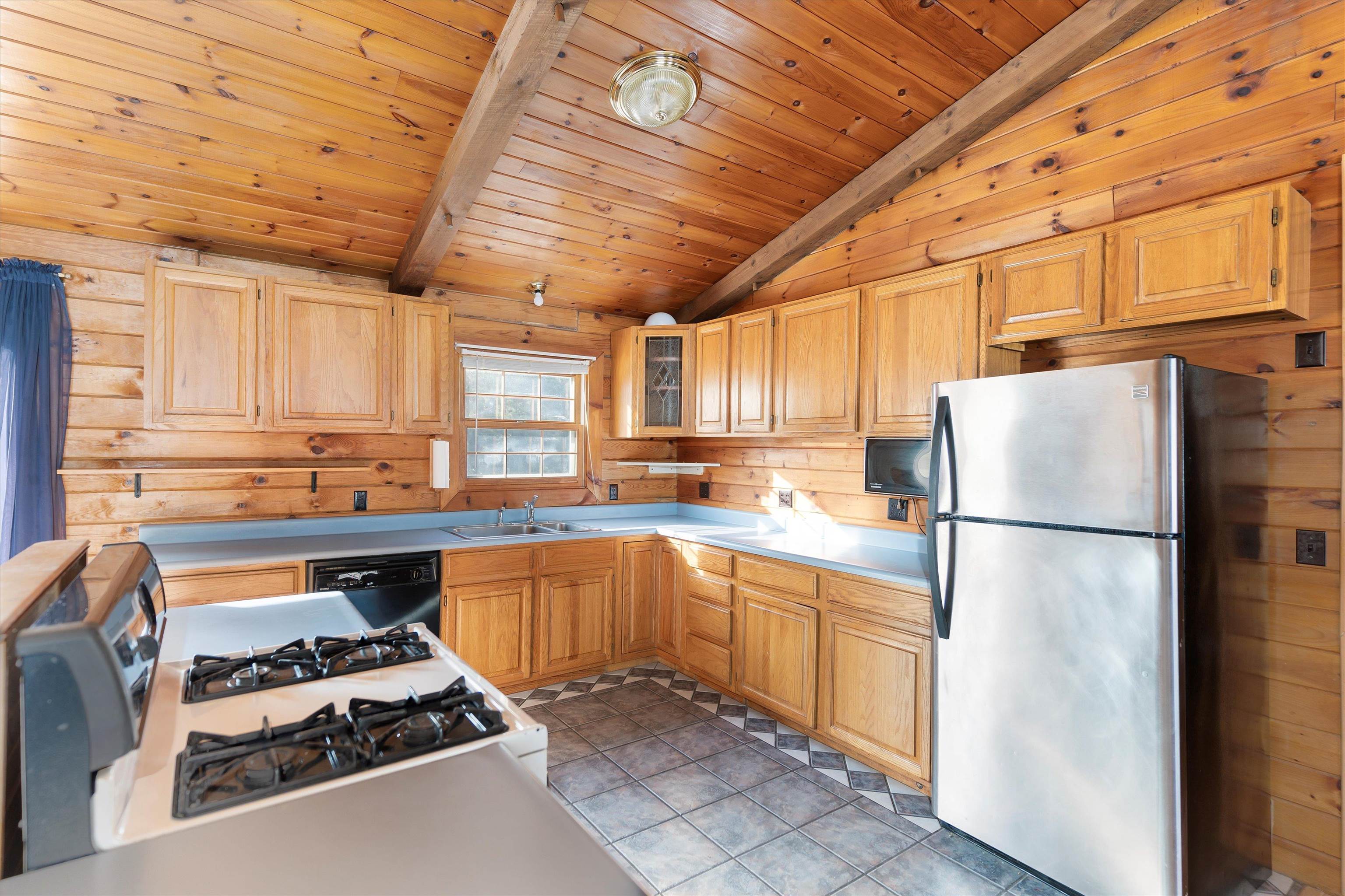 97 Dustin Road Webster, NH 03303 - Photo 7 of 32