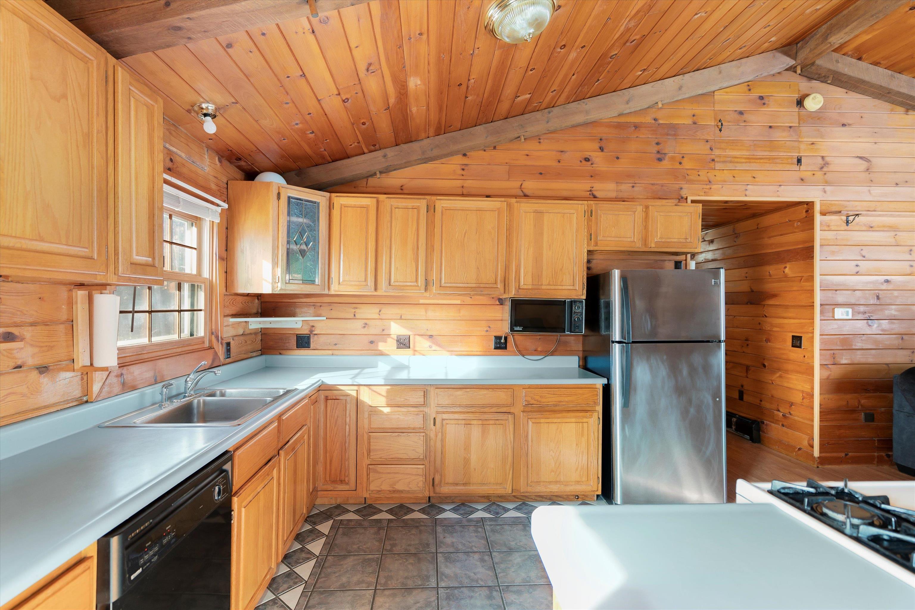 97 Dustin Road Webster, NH 03303 - Photo 8 of 32