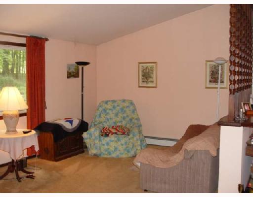 5379 Hardt Road Gibsonia, PA 15044 - Photo 3 of 3 Living Room.