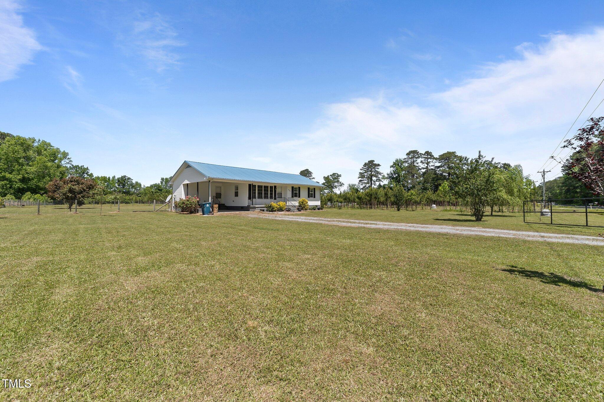 8163 Julian Road Dunn, NC 28334 - Photo 25 of 38 25-web-or-mls-CZ9A8771