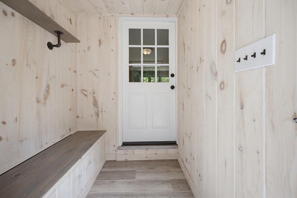 385 River Road Uxbridge, MA 01569 - Photo 14 of 34