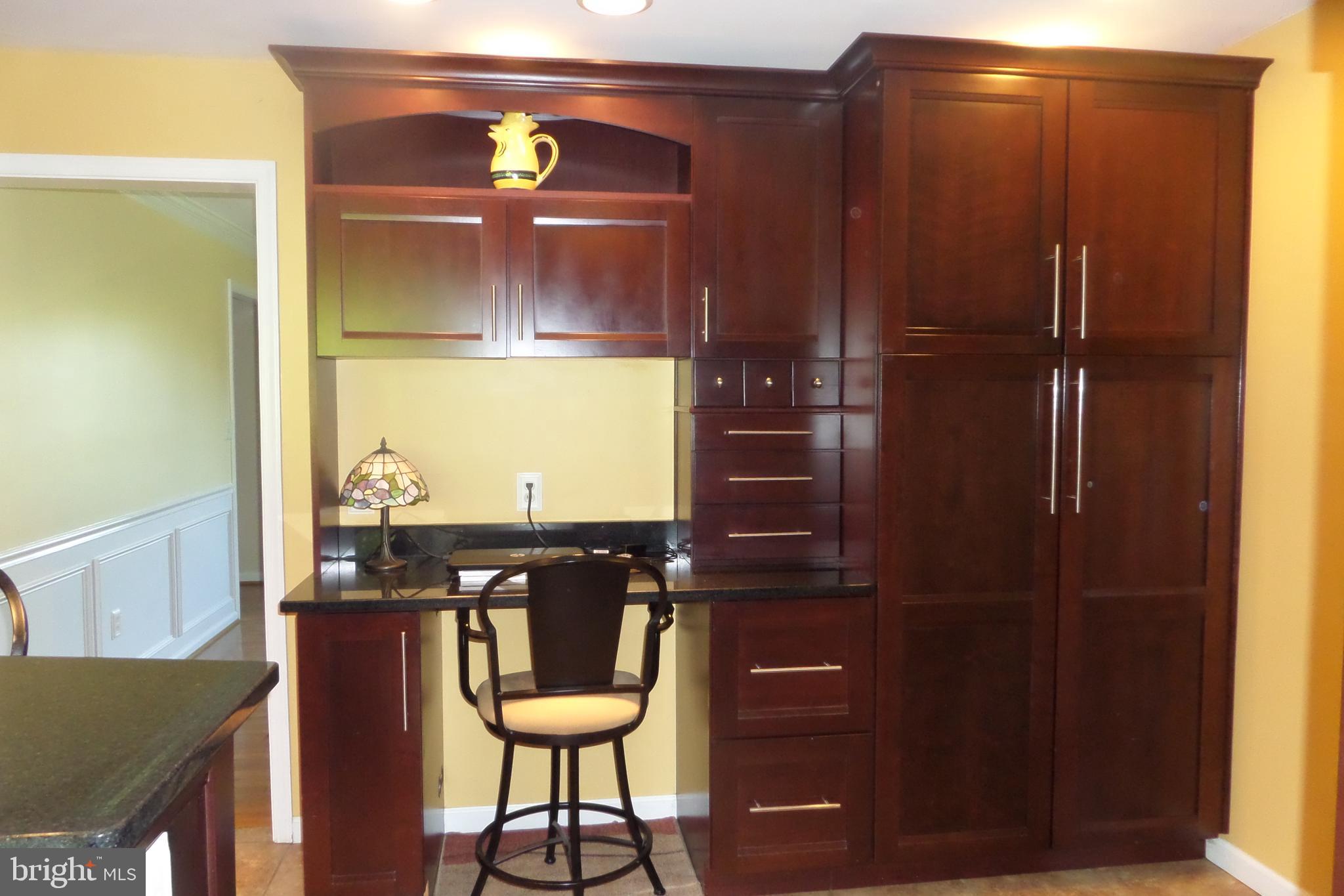 124 Good Hope Road Landenberg, PA 19350 - Photo 6 of 41 Wall Unit with Desk Area