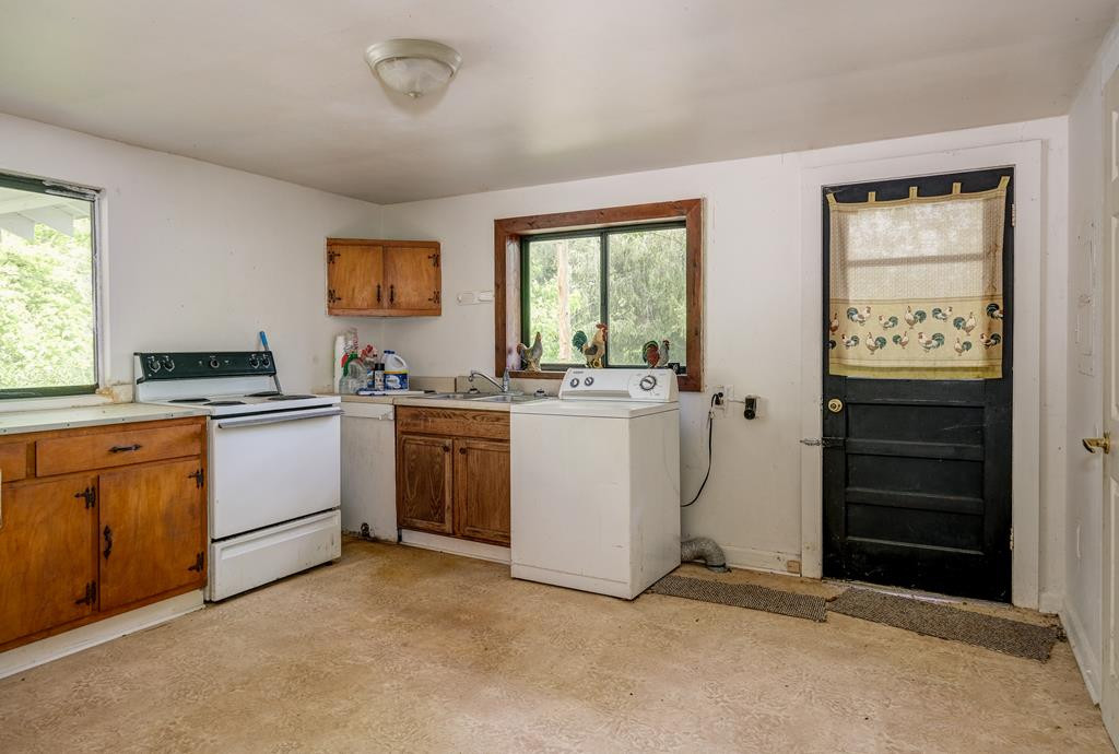 43 Fort Butler Street Murphy, NC 28906 - Photo 7 of 23 Gallery Image 7