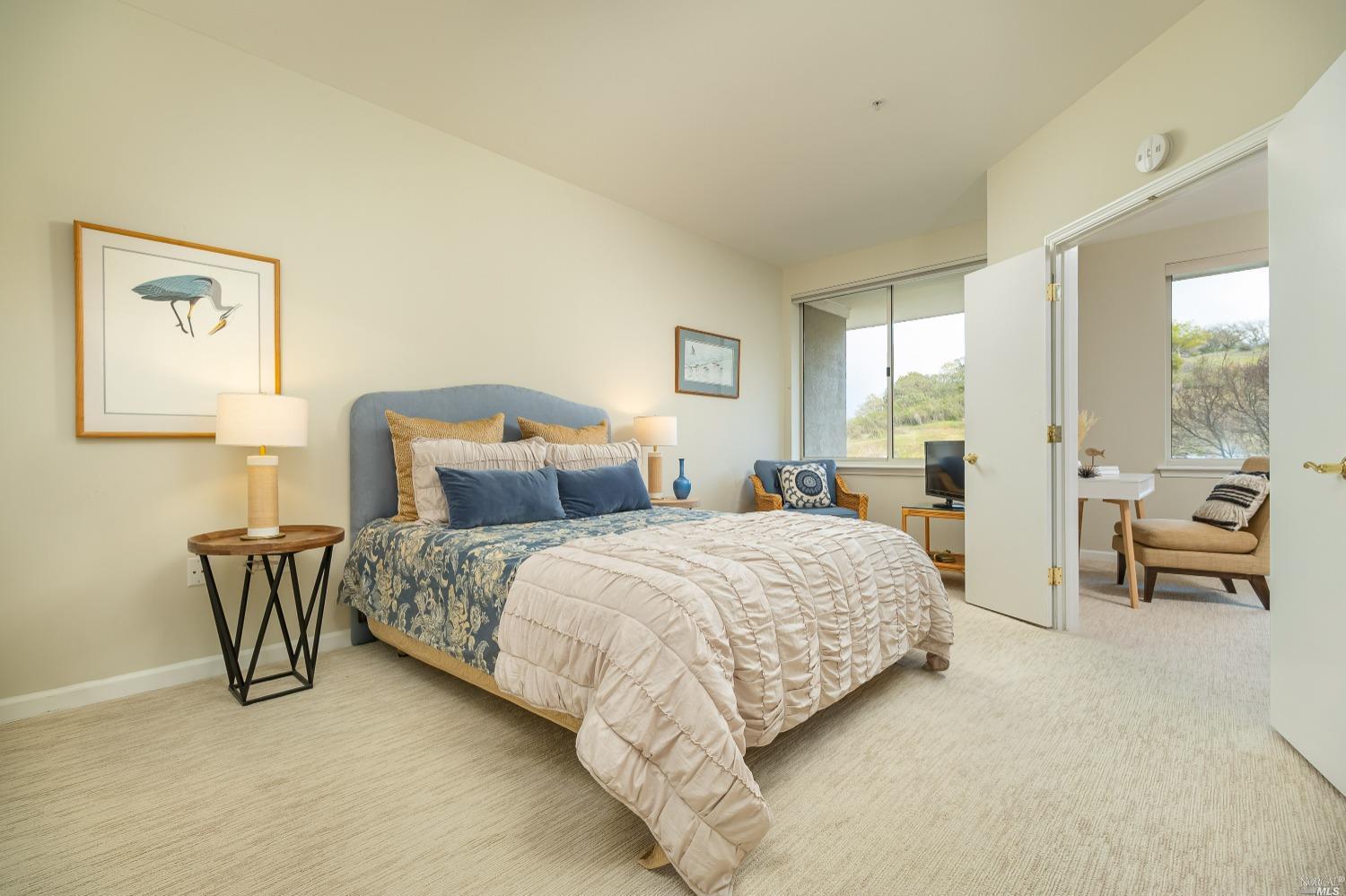 Wait until you see this incredible one bed and den, with fresh staging and beautiful natural light! Because this is the top floor, you will benefit from the 10 foot ceilings and no one above you! New carpet.