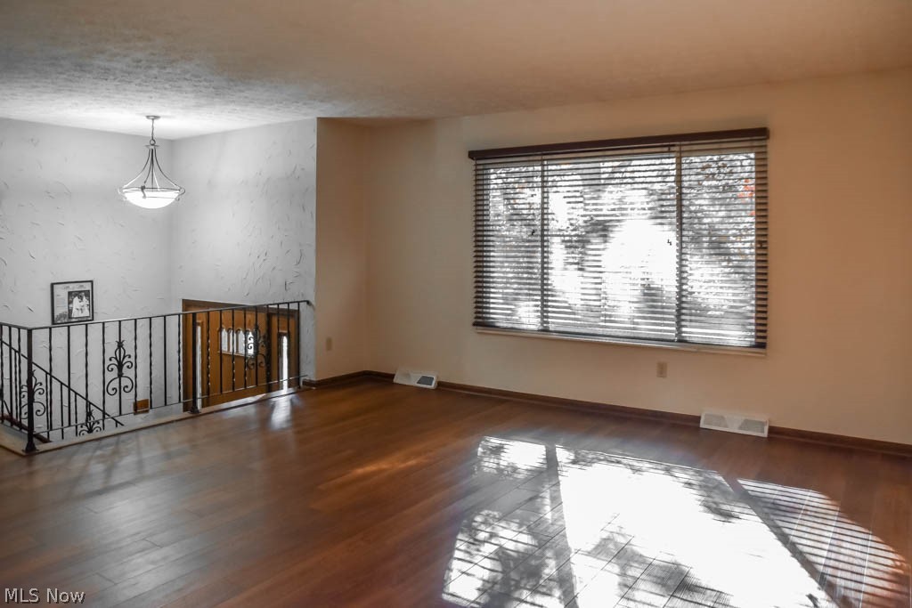 2405 Audubon Road Akron, OH 44320 - Photo 11 of 24 Living Room