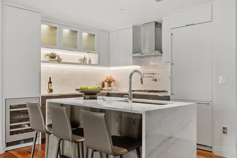 $3,480,000 | 300 Pier 4 Blvd., Unit 3B, Boston, MA 02210