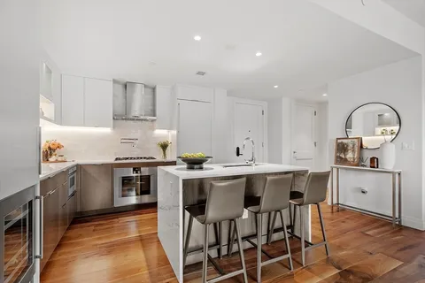 $3,480,000 | 300 Pier 4 Blvd., Unit 3B, Boston, MA 02210