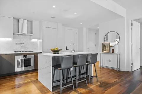 $3,480,000 | 300 Pier 4 Blvd., Unit 3B, Boston, MA 02210