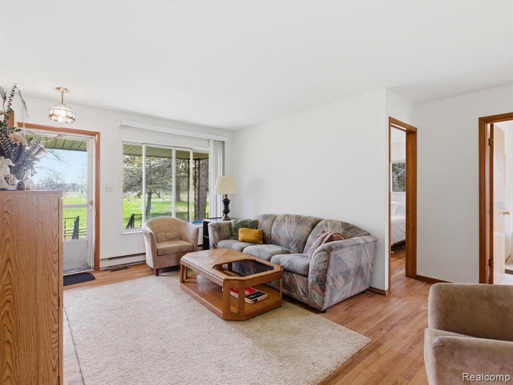9190 Bryce Road Avoca, MI 48006 - Photo 8 of 46