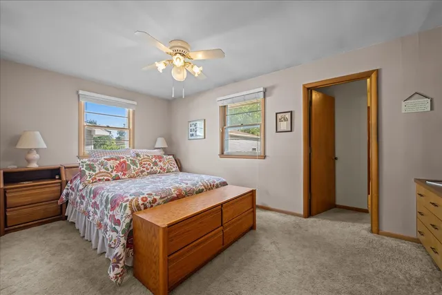 $350,000 | 328 West State Street, North Aurora, IL 60542