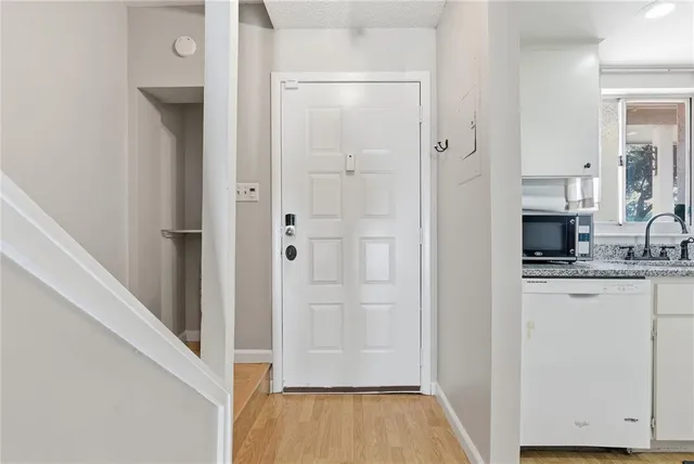 $1,650 | 4003 Cypress Willow Court, Tampa, FL 33614