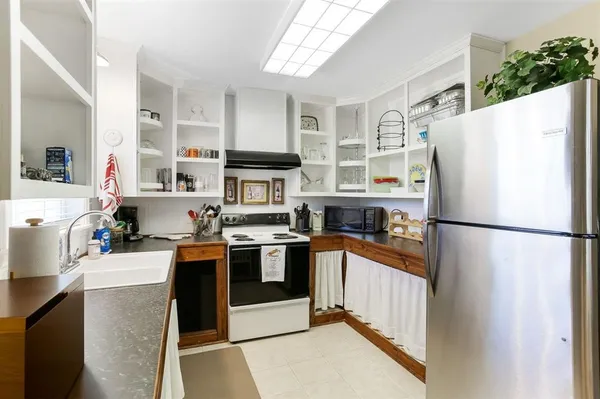 $500,000 | 118 Briar Lane, Lake Charles, LA 70607