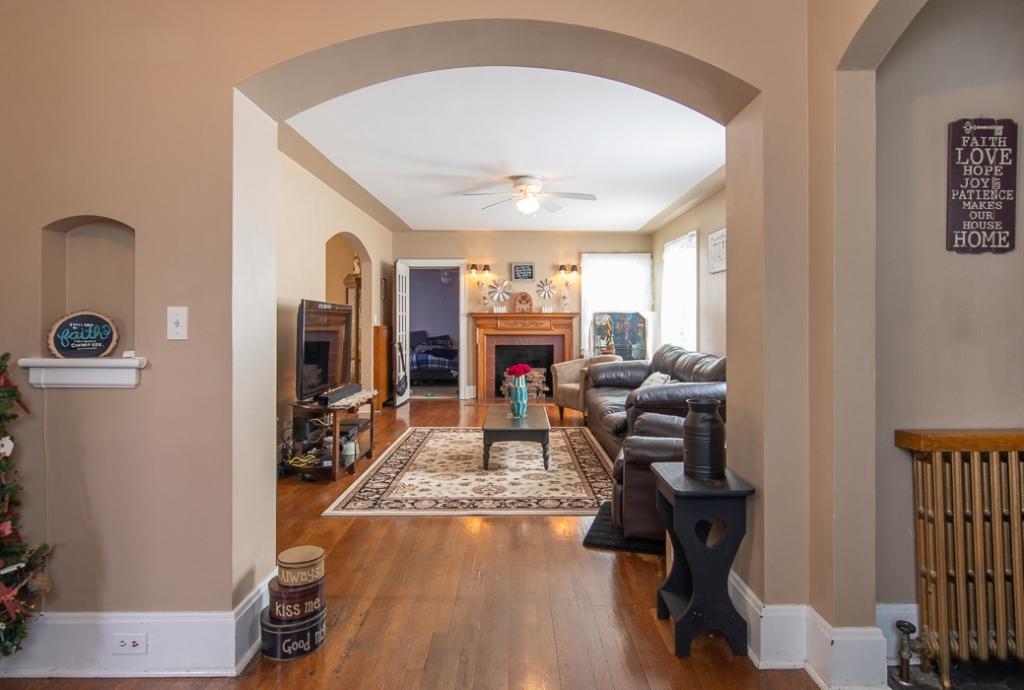 613 Addams Street Covington, VA 24426 - Photo 5 of 36 5. Entry to Living Room