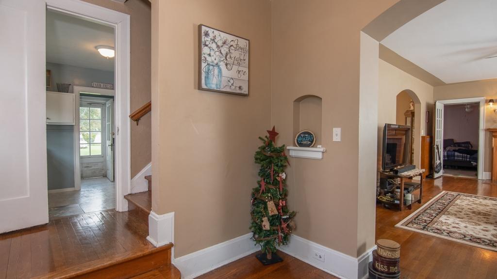 613 Addams Street Covington, VA 24426 - Photo 6 of 36 6. Foyer to Living Rm or Kitchen
