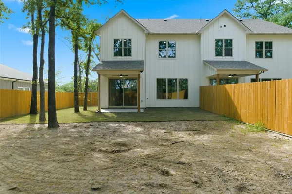 $2,475 | 200 Dover Drive, Unit 1, West Tawakoni, TX 75474