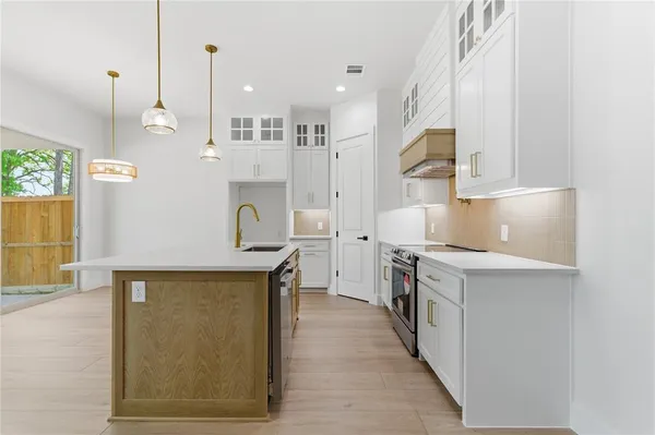 $2,475 | 200 Dover Drive, Unit 1, West Tawakoni, TX 75474