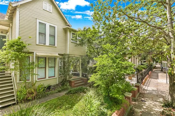 $2,200 | 1818 Esplanade Avenue, Unit 1B, New Orleans, LA 70116