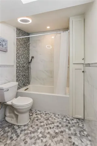 $2,200 | 1818 Esplanade Avenue, Unit 1B, New Orleans, LA 70116