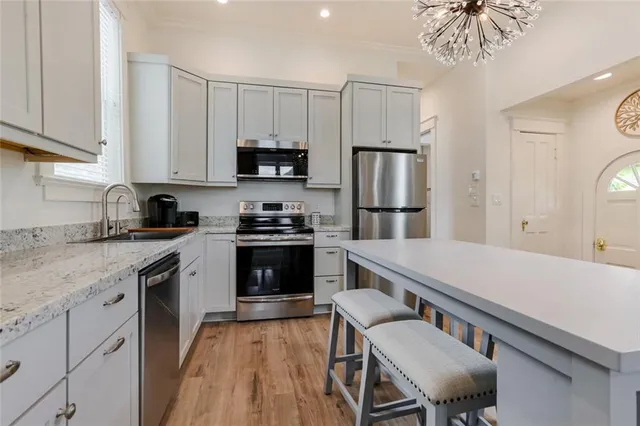 $2,200 | 1818 Esplanade Avenue, Unit 1B, New Orleans, LA 70116